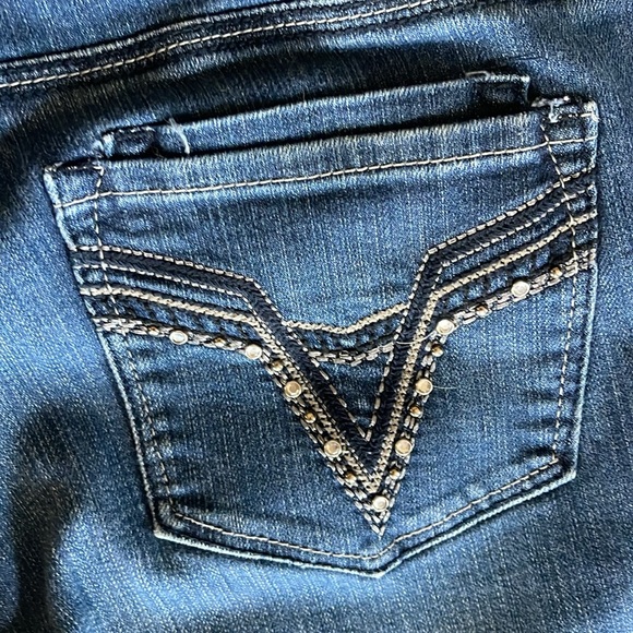 Super cute pair of vigold skinny jeans. Size 7 - Picture 7 of 10